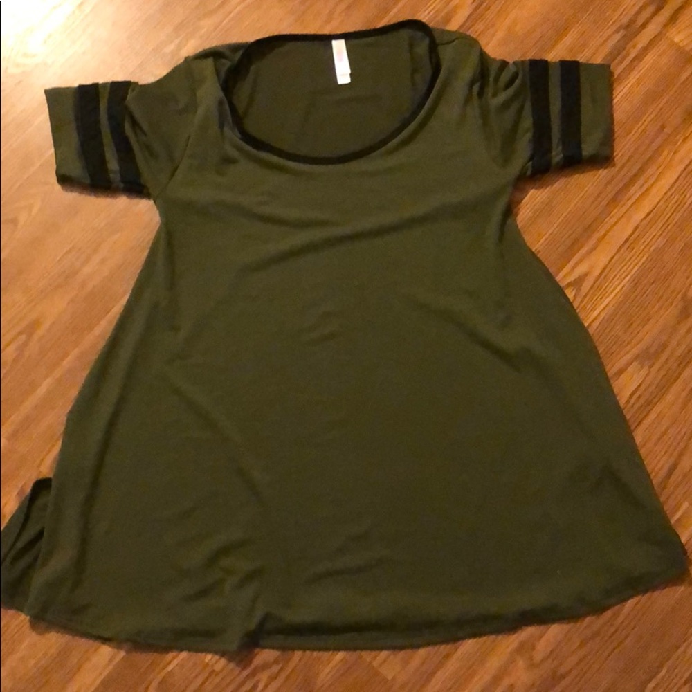 LuLaRoe perfect tee